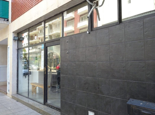Imagen 4 de 4 de Impecable Local Comercial De 50 M2 A Pasos De La Plaza Colón, Oportunidad De Inversión