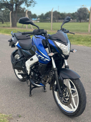 Rouser Ns 200