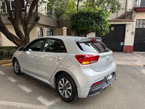 Kia Rio 1.6 Lx Hatchback At