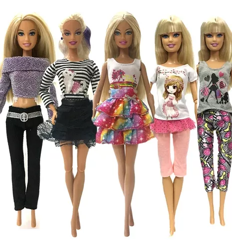 10 Conjuntos Roupas Boneca Barbie + 10 Sapatos Retos Tênis - R$ 149,9