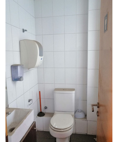 Arriendo Oficina Habilitada De 255,36 M2, Metro Pedro De Val