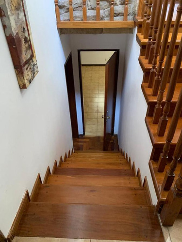 Casa En Venta De Cuatro Dormitorios En Alejandro Centeno, Zona Norte