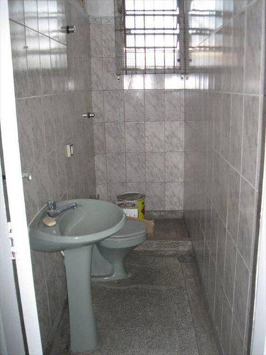 Imagem 6 de 16 de Sala Comercial Bem Localizada Com 2 Banheiros E 1 Lavabo No Centro Em Sao Vicente - Hm1665