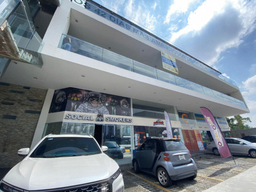 Local En Venta En Plaza Lapizlázuli