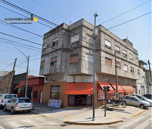 Edificio Comercial En Plena Avenida Balbin 