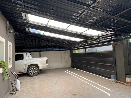 Venta Parque Leloir. Propiedad En Una Sola Planta Con 4 Dorm
