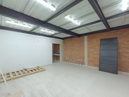 Bodega En Arriendo En Zona Industrial. Cod A30508