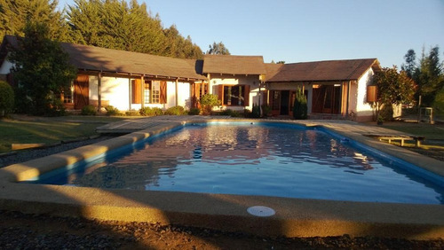 Amplia Y Hermosa Casa, Piscina, En Entorno Natural