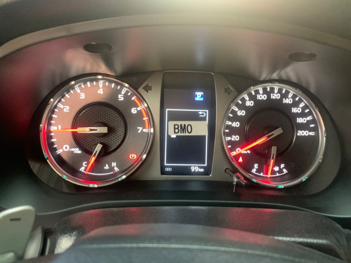 Imagen 5 de 7 de Toyota Hilux Gr