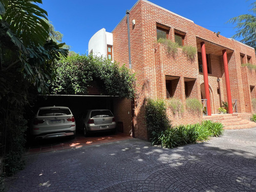 Casa En Venta Av 19 Entre 502 Y 503 Pileta 4 Dormitorios 