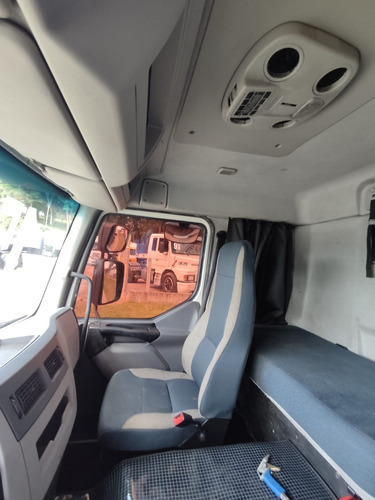 Imagem 15 de 15 de Volvo Vm 330 4x2 I-shift 2015