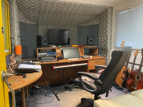 Imagen 2 de 11 de Venta Local Pocitos - Adaptado Para Estudio De Grabación