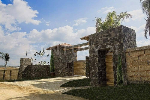 Terreno En Venta, En Fracc. Los Adobes, Tapalpa, Jalisco
