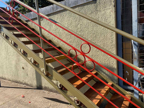 Imagem 2 de 5 de Escadas Sob Encomenda