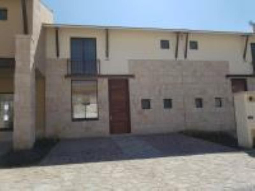 Imagen 1 de 12 de Casa Sola En Renta Hacienda Valbuena