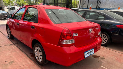 Imagen 4 de 8 de Toyota Etios X 1.5 2019