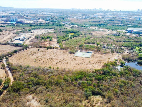 Terreno En Venta En Mazatlan, Sinaloa, Mexico. 37,566 M2 Frente A Nuevo Hospita