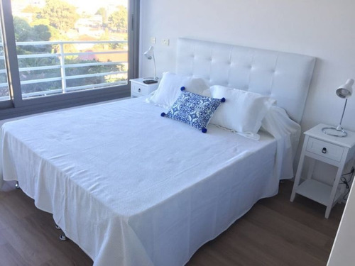 Venta Apartamento 2 Dormitorios En Playa Mansa,