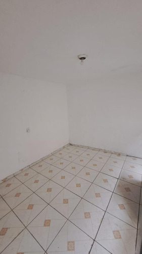 Duas Casa Uma De 5 Cômodos A Outra De 4 Comodos