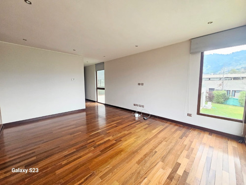 Fantástica Casa En Exclusivo Condominio Valle Escondido.