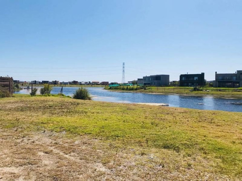 Imagen 2 de 4 de Lote Al Agua - Barrio San Francisco