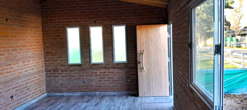 Casa Amplia, Estilo Minimalista, De Dos Dormitorios (modelo Maiten) - A Construir, No Son Prefabricadas - Construcción En 30 Días, Sin Anticipo