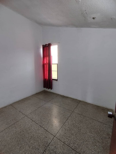 Vera Casa Inmobiliaria Vende Casa En La Urb La Esmeralda San Diego L/firma W