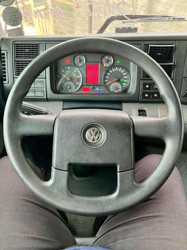 Vw 30-330 Bitruck 8x2 2023 Bau Carga Seca Unico Dono