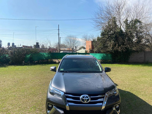 Imagen 13 de 18 de Toyota Sw4 2018 2.8 Srx 177cv 4x4 7as At