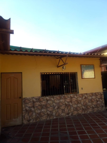 Imagen 1 de 11 de Casa En Urb. Dos Lagunas, Santa Teresa