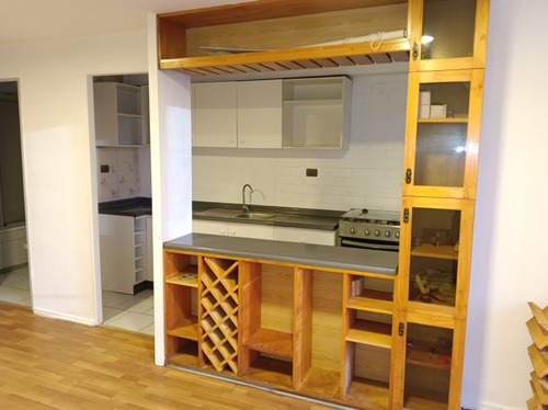 Departamento En Venta Con Estacionamiento, Altos De Maipú