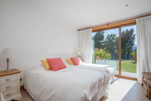 Venta Preciosa Casa Muy Bien Ubicada En Marbella