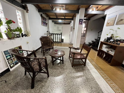 Venta Apartamento De 5 Dormitorios En Centro