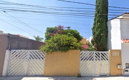 Casa En Remate En Carretas, Santiago De Queretaro