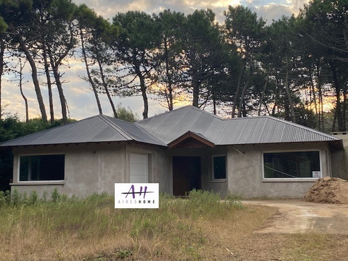 Imagen 9 de 9 de Venta- Espectacular Chalet En Pinamar A Terminar