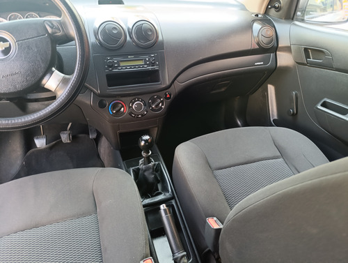 Aveo Mod. 2015 Std. Seguros Eléctricos Clima.