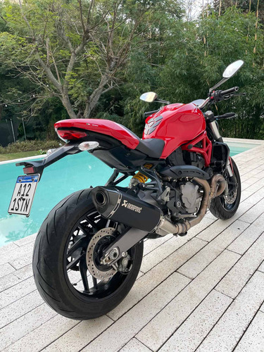 Ducati Monster 821 Inmaculada Inluye +u$3000 En Accesorios