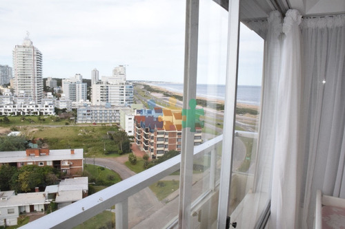 Apartamento En Brava, 2 Dormitorios *- Ref: 2710