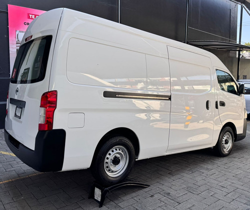 Nissan Urvan 2.5 Panel Amplia Aa Mt