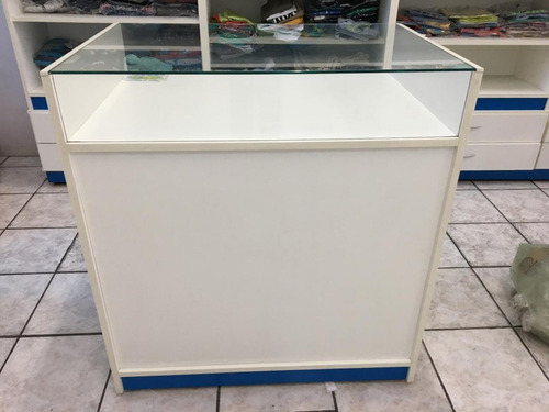 Balcão E Expositor Para Loja Em Ótimo Estado