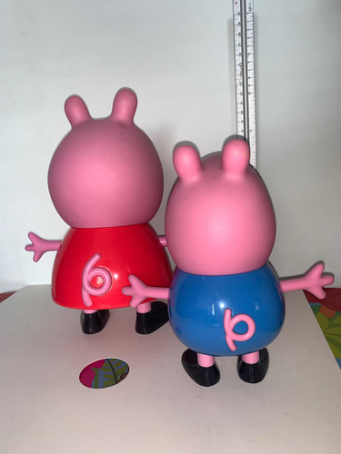 Peppa Y George / Lote De Figuras Peppa Pig (Usado)