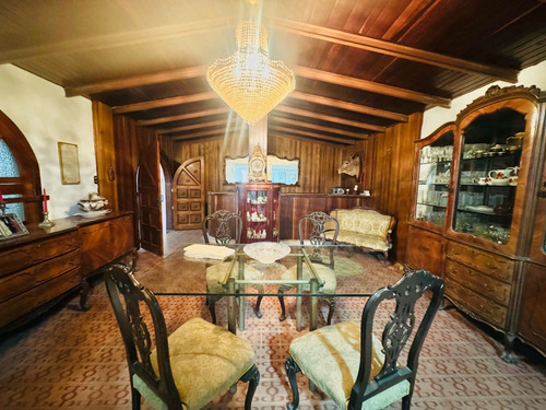 Se Vende Casa En San Antonio De Los Altos 550m2, 5h/5+½b/3p
