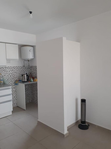 Imagen 3 de 7 de Departamento - Abasto