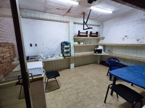 Josefina Toledo: Casa Comercial En Venta En La Viña, 466m², Para Ser Remodelada, Terreno Rectangular, Inmejorable Ubicación, 222544