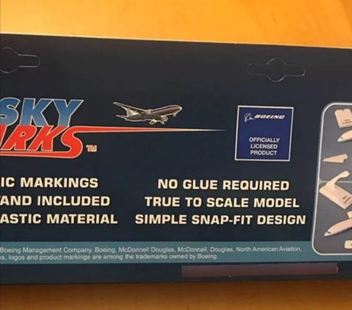 Avión Avianca Boeing 787-8 Escala 1:200 Daron Skymarks (Usado)