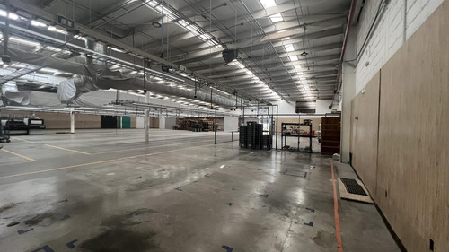 Bodega En Renta Blvd. Aristóteles, León, Gto. 1675 M2