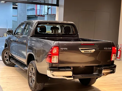 Toyota Hilux 2.7 4x4