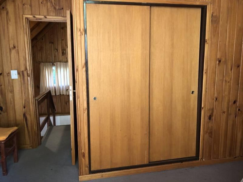 Imagen 10 de 23 de Venta Cabaña Centro Calle Las Mutisias, 2 Dormitorios 2 Baños, Chimenea Y Decks Con Parrilla