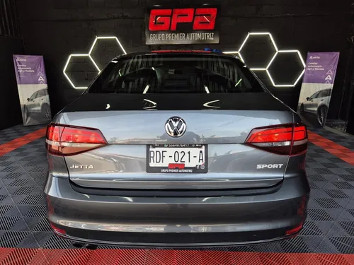 Volkswagen Jetta 2.5 Sportline Tiptronic At
