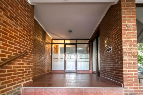 Oficina Impecable En Primer Piso De Edificio , Ideal Consultorio